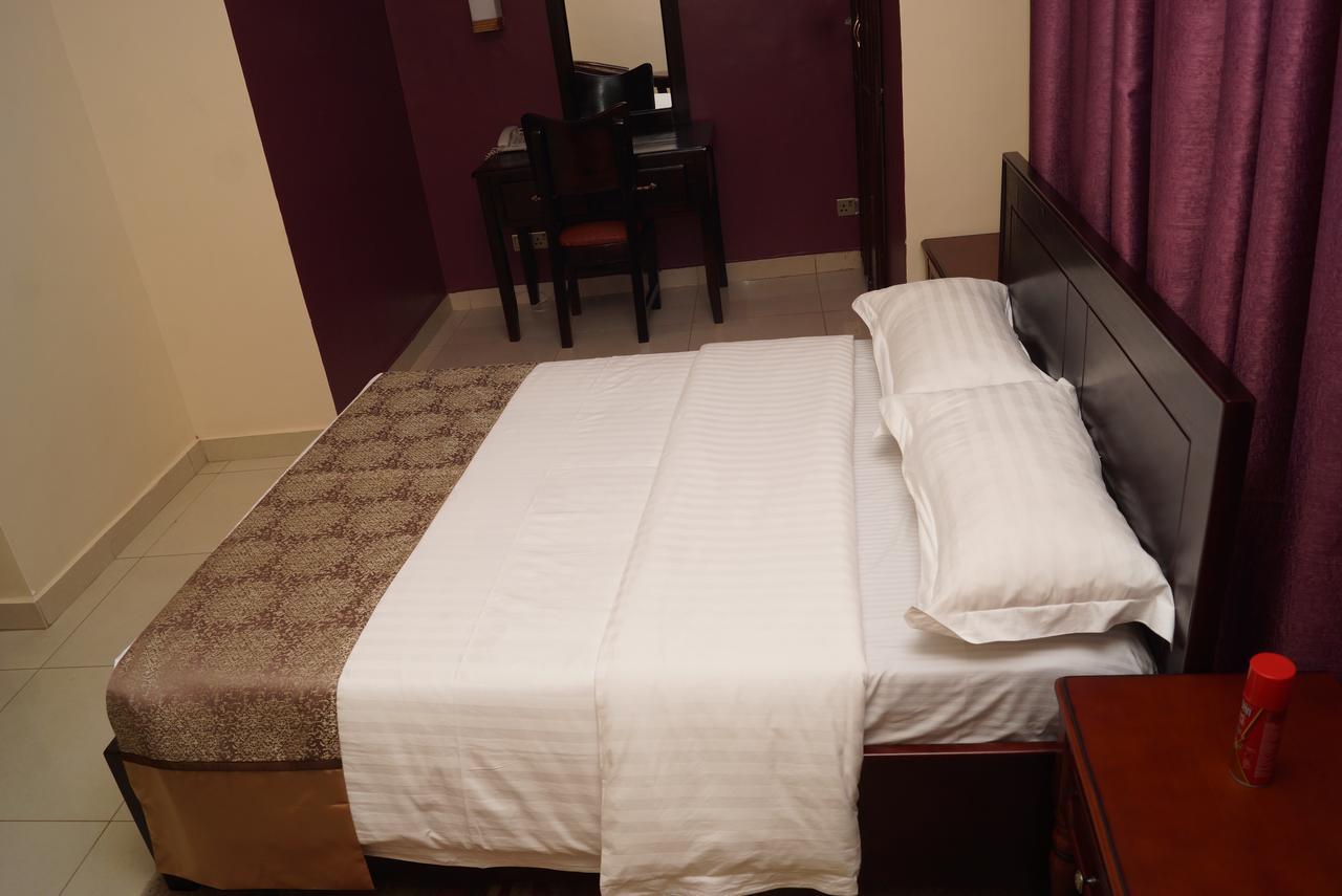 Diamonds Hotel Kampala Exteriör bild