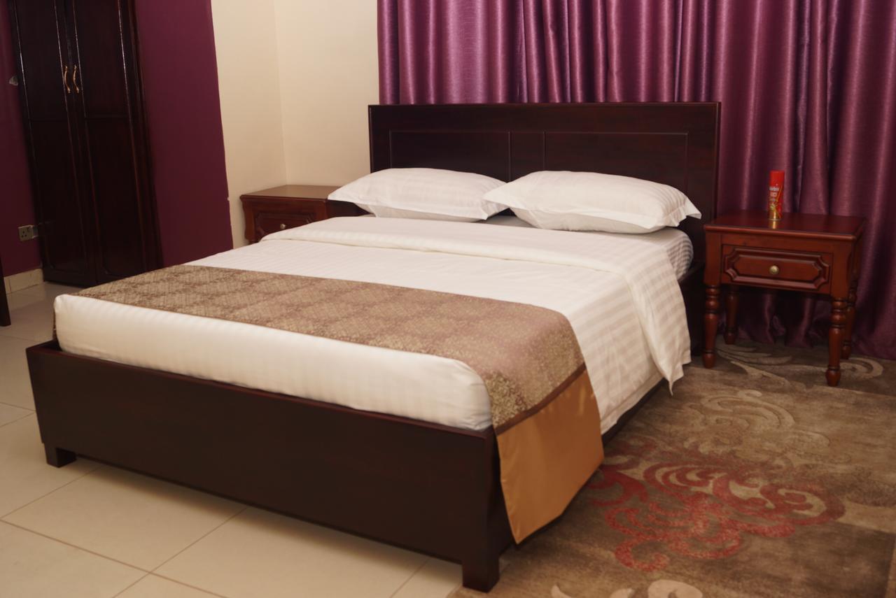 Diamonds Hotel Kampala Exteriör bild