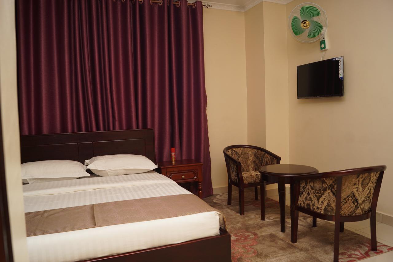 Diamonds Hotel Kampala Exteriör bild
