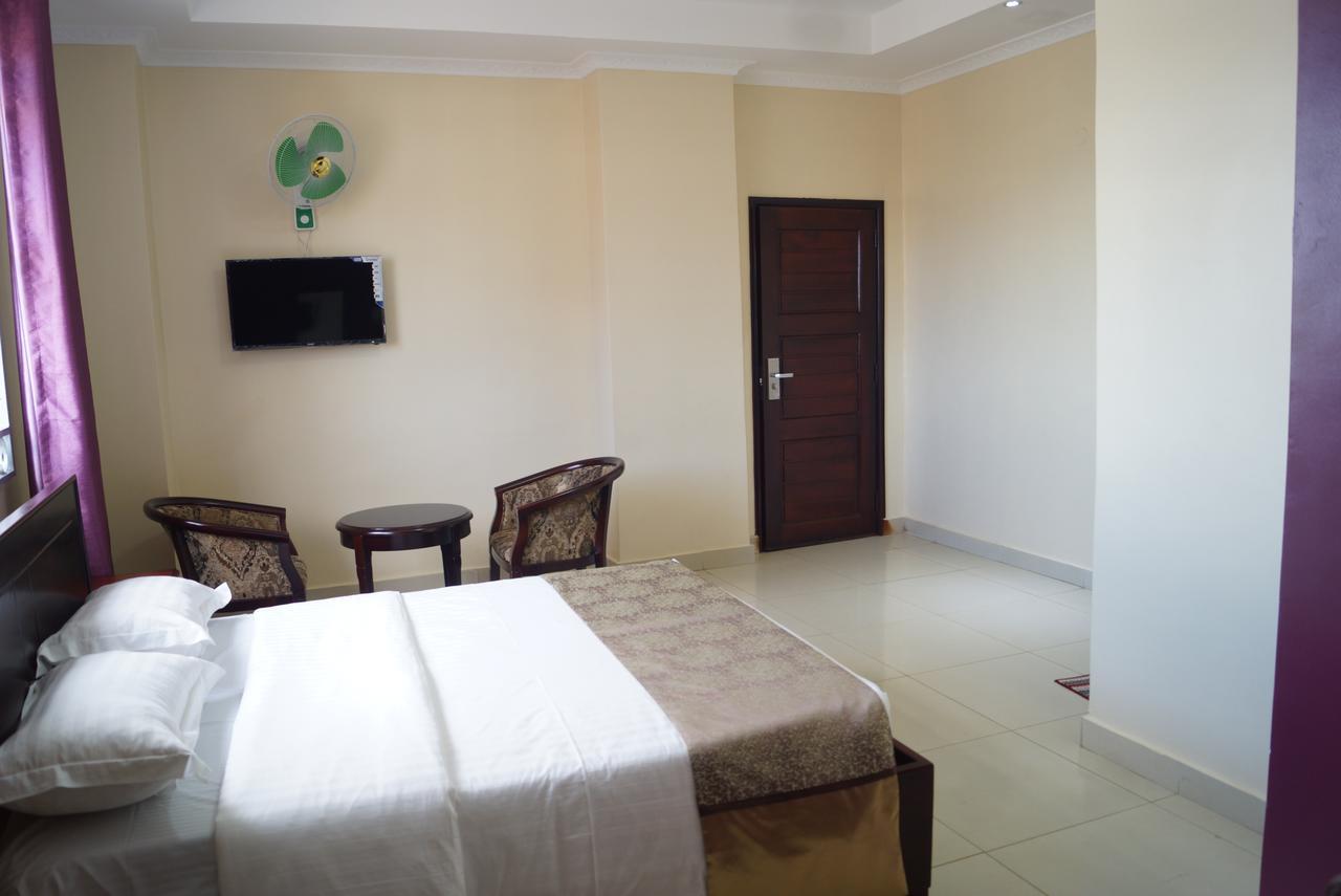 Diamonds Hotel Kampala Exteriör bild