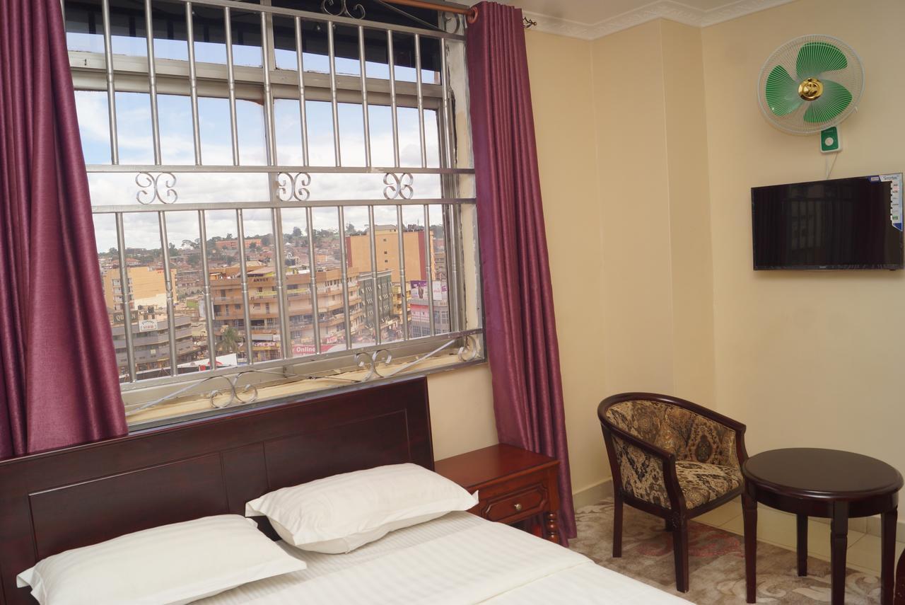 Diamonds Hotel Kampala Exteriör bild