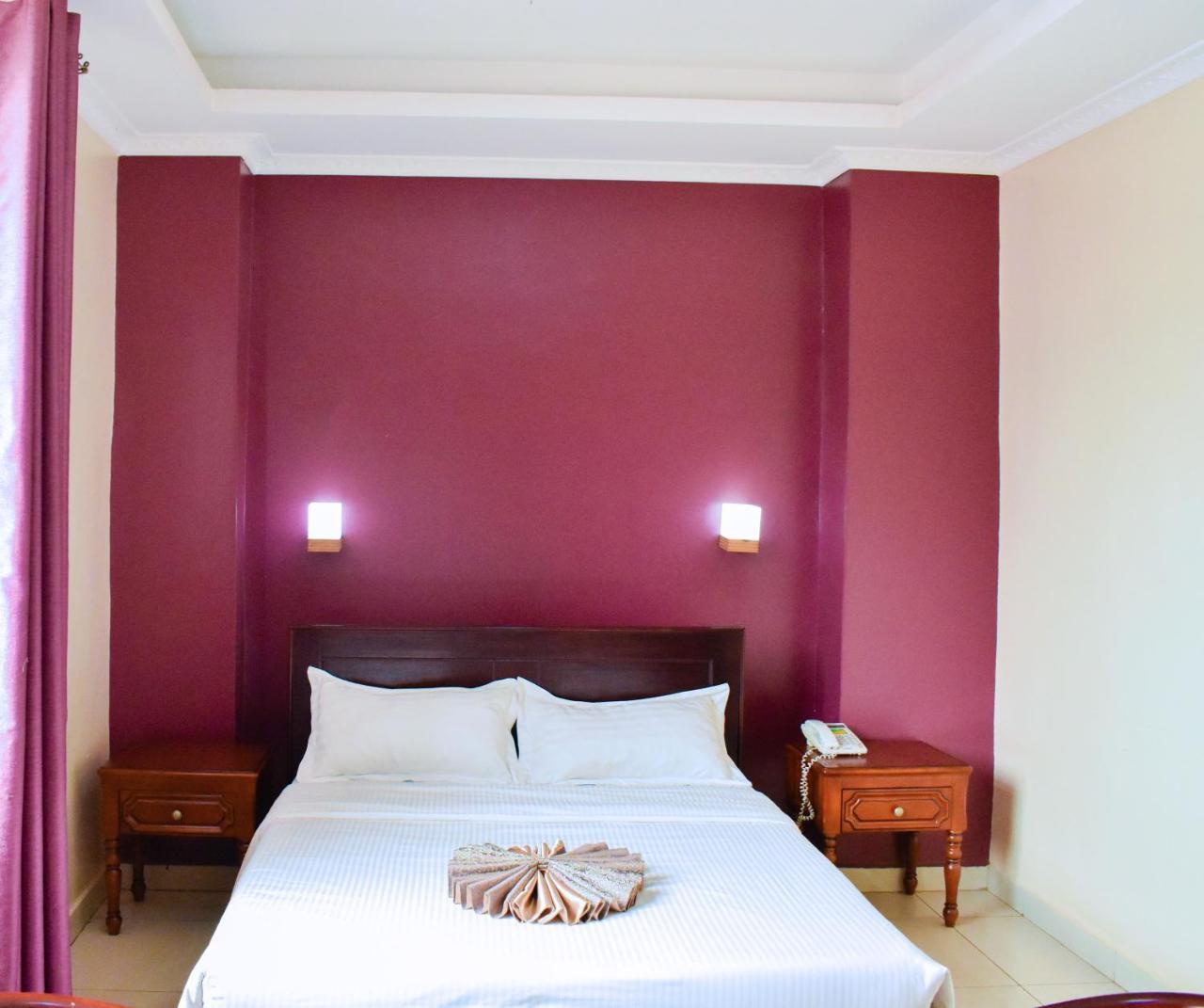 Diamonds Hotel Kampala Exteriör bild