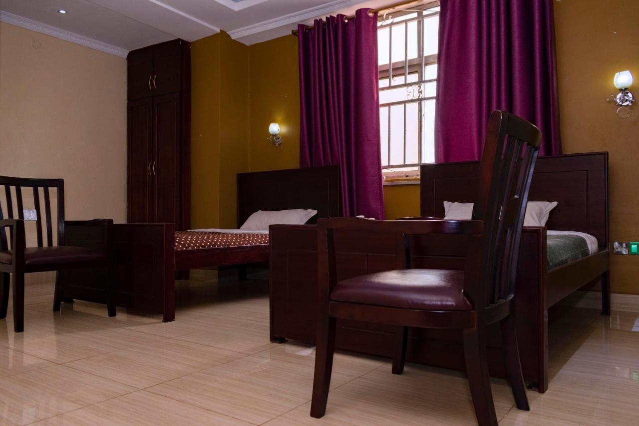 Diamonds Hotel Kampala Exteriör bild