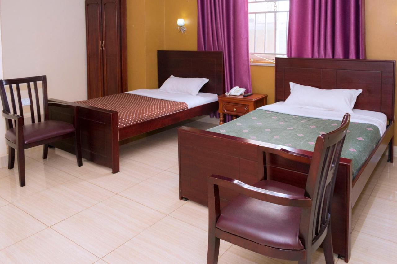 Diamonds Hotel Kampala Exteriör bild